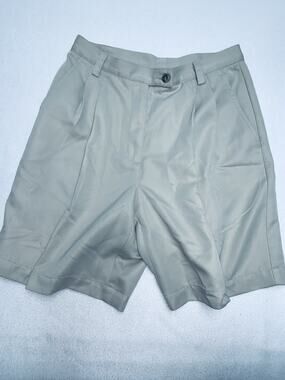 Liz Claiborne Shorts Sz 6 High Rise Waist Mom Tan Khaki Pleated Polyester Soft